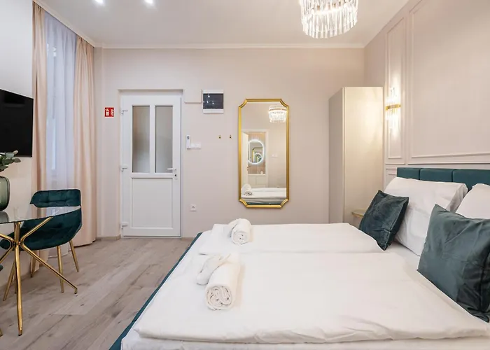 Kiraly 33 - Hidden Gem - Location By Bqa Apartman